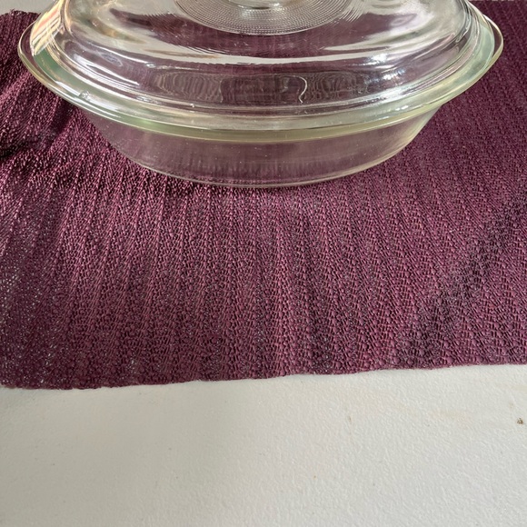 VINTAGE GLASSBAKE CASSEROLE DISH WITH LID & WICKER BASKET J235 1QT 29 USA 79 - Picture 2 of 9